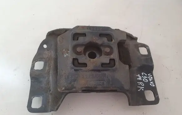 Volvo C30 Engine mount bracket 5M517M121MB