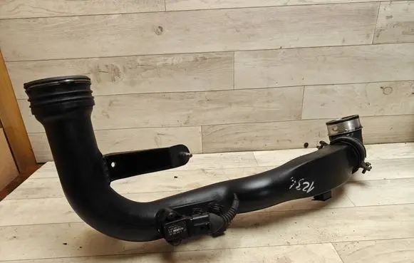 Volkswagen PASSAT B5.5 Intercooler hose/pipe 8E0145762 3B0145762B