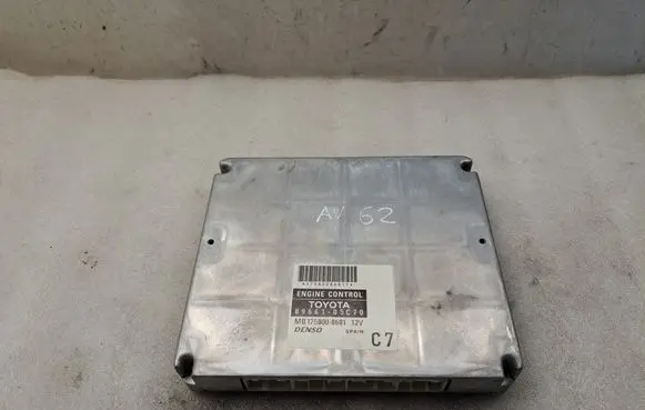 Toyota Avensis T250 Engine control unit/module MB1758008681 8966105C70 1758008681