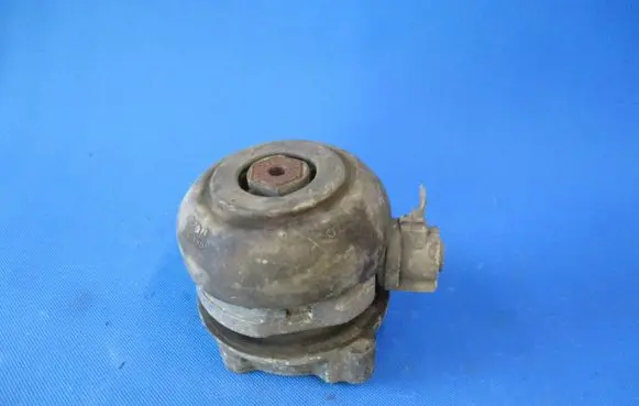Audi A8 S8 D3 4E Gearbox mount 4E0199381EH 071004 107939