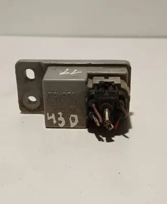 Toyota Avensis T250 Light washer relay 8594205040