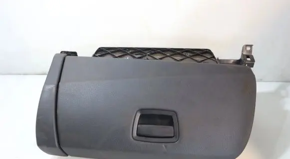 BMW 6 F12 F13 Glove box