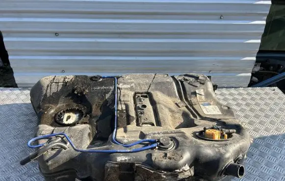 Volvo XC70 Fuel tank 