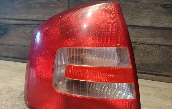 Skoda Octavia Mk2 (1Z) Rear/tail lights 1Z5945095A 1Z5945111A