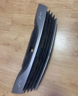 Renault Laguna II Front bumper upper radiator grill 8200012581