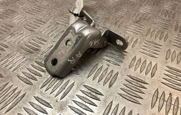 Hyundai Santa Fe Front door upper hinge