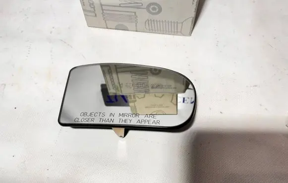 Mercedes-Benz 190 W201 Wing mirror glass A2038101021 008699