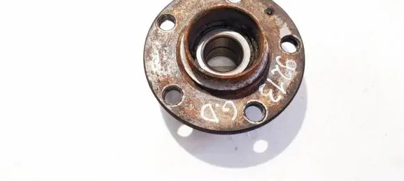 Audi A2 Rear wheel hub