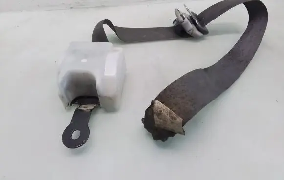 Mitsubishi Pajero Sport I Front seatbelt