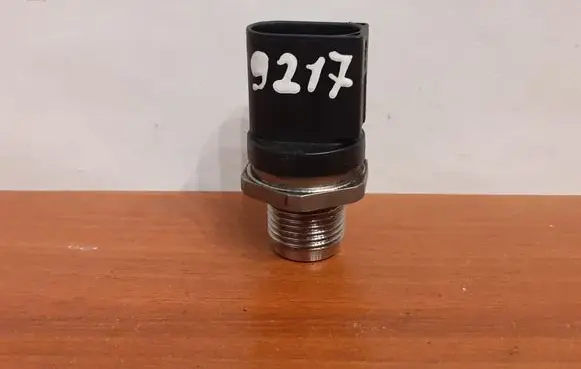 Fuel pressure sensor