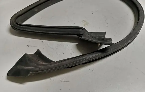 Ford Mustang V Rubber seal front coupe door 