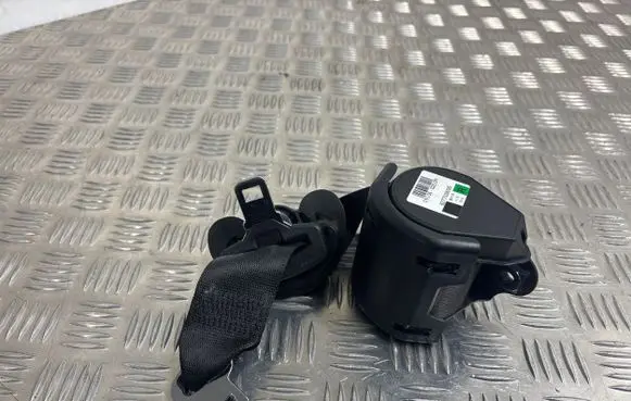 BMW 2 F46 Third row seat belt 627780900B 290716 0100L0250H