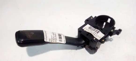 Volkswagen PASSAT B5.5 Indicator stalk 8L0953513G