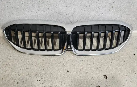 BMW 3 G20 G21 Front bumper upper radiator grill 7449432