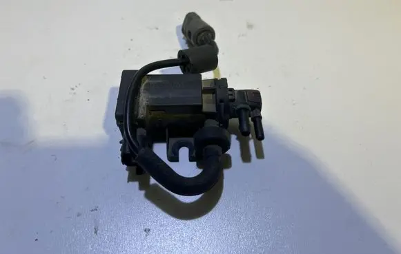 Peugeot 2008 I Turbo solenoid valve 9807398180 62161152 3647356