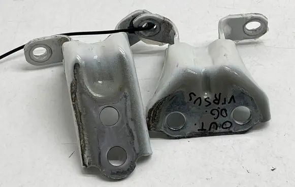 Subaru Outback (BT) Rear door hinge set 60479FG022 60479AL00B