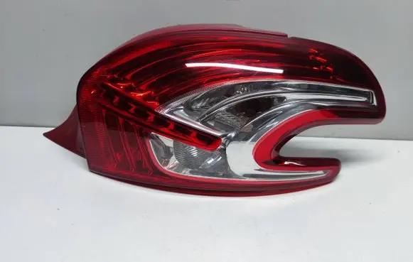 Peugeot 208 Rear/tail lights 962628380