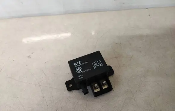 BMW 7 F01 F02 F03 F04 Coolant fan relay 9198302