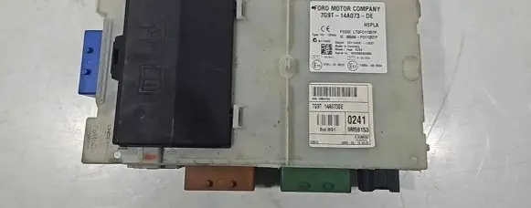 Ford Mondeo MK IV Fuse module 7G9T14A073DE 28174438 3659AF01125TP