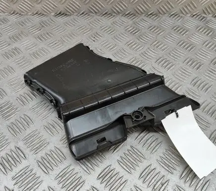 BMW iX Air intake duct part 7947983