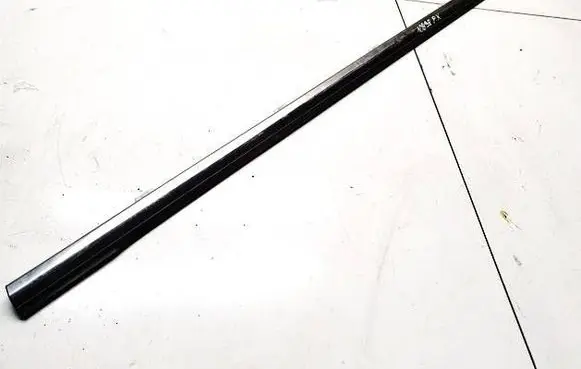 Hyundai Ioniq Front door glass trim molding 