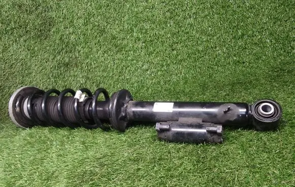 BMW 5 G30 G31 Rear shock absorber/damper 6867353 686735303