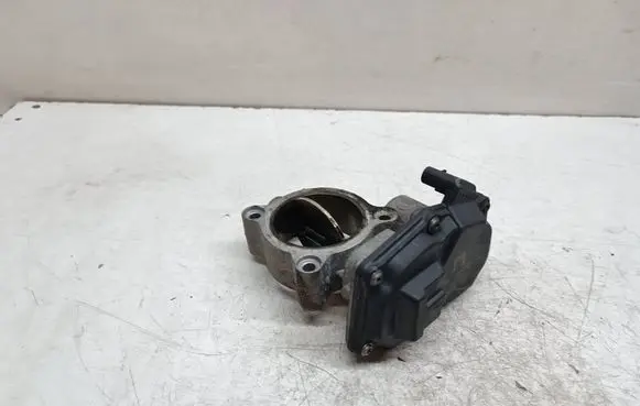 BMW 1 F20 F21 Throttle valve 7810752 13547810752
