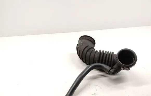 Dodge Nitro Turbo air intake inlet pipe/hose 04880269AA