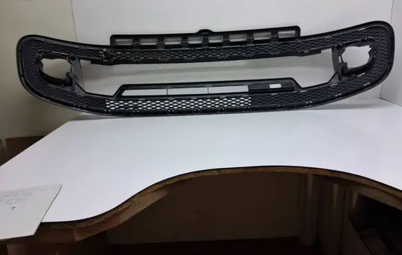 Volkswagen e-Up Front grill 1S0853677E 1355K70536