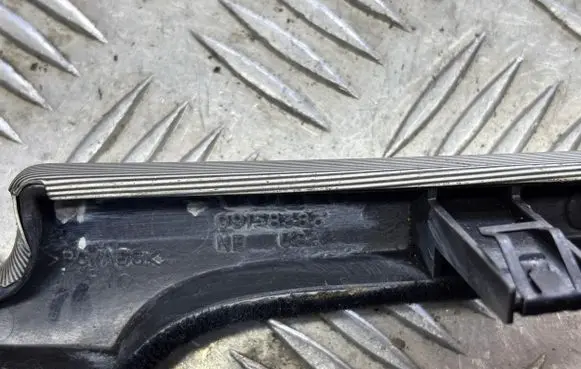 Volvo S80 Dashboard glove box trim 09158383