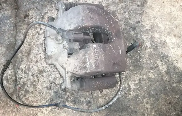 Mercedes-Benz E W212 Front brake caliper