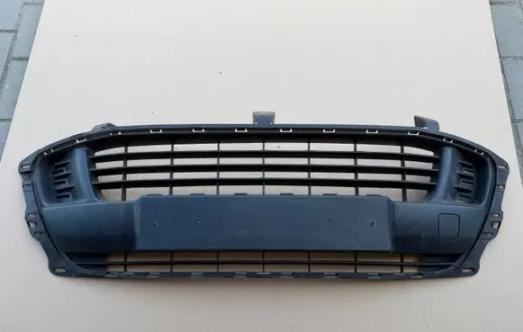 Citroen C4 I Front bumper lower grill 9684506677