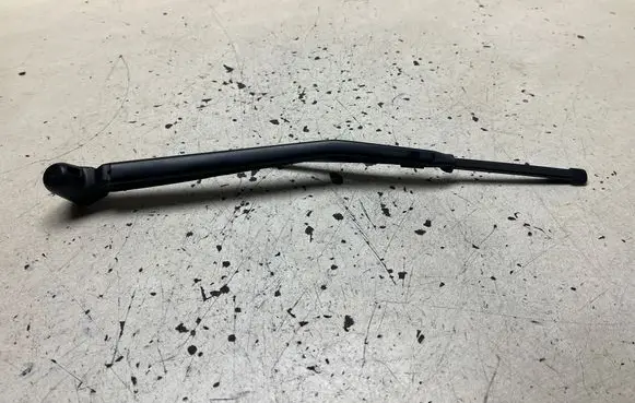 BMW 1 E81 E87 Rear wiper blade arm 7138507