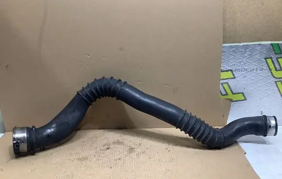 Intercooler hose/pipe