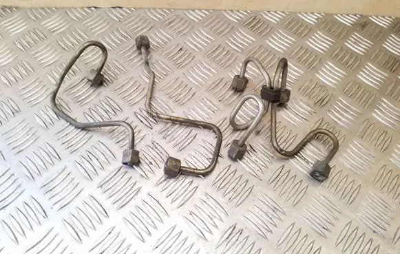 Nissan Almera N16 Fuel injector supply line/pipe 