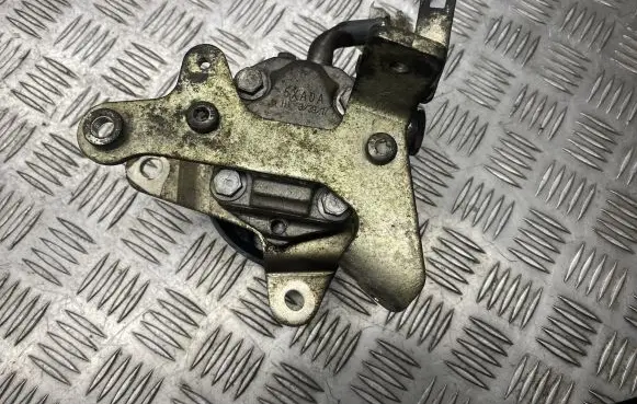 Mercedes-Benz X-class W470 Power steering pump 5XA0A
