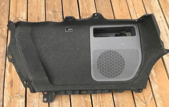 Trunk/boot lower side trim panel