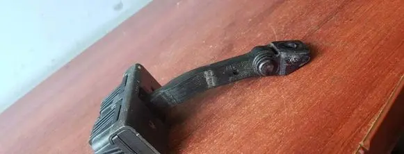 BMW 1 E82 E88 Front door check strap stopper 7164623