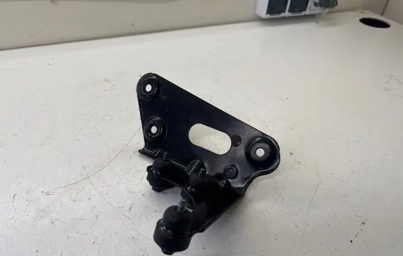 Volkswagen Multivan T5 ABS pump bracket 7H0614711A 3705