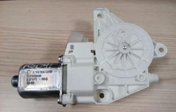 Mercedes-Benz ML W166 Front door window regulator motor A1669060201 AS091