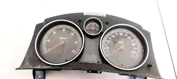 Opel Zafira B Speedometer (instrument cluster) 132675544