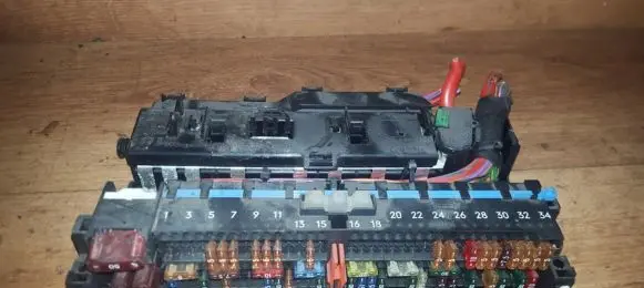 BMW 3 E46 Fuse box set 76784721 8364530
