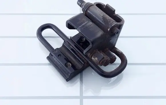 Audi A8 S8 D3 4E Rear door lower hinge 4E0833411B