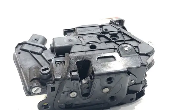Seat Ibiza IV (6J,6P) Rear door lock 6J0839015A