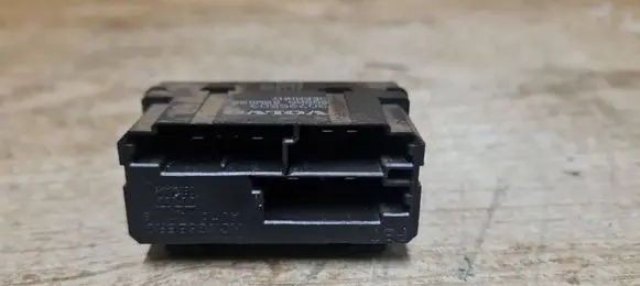 Volvo V70 Seat heating relay 30795503