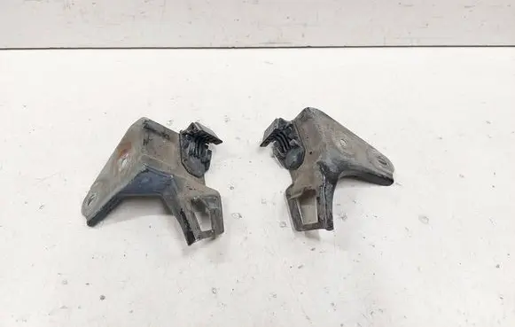 Toyota RAV 4 (XA20) Headlight/headlamp mounting bracket 