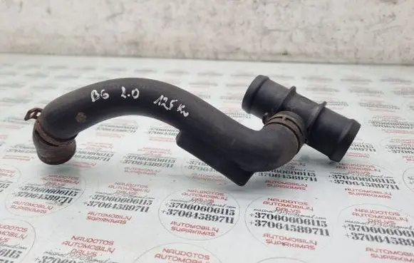Volkswagen PASSAT B6 Engine coolant pipe/hose 323220
