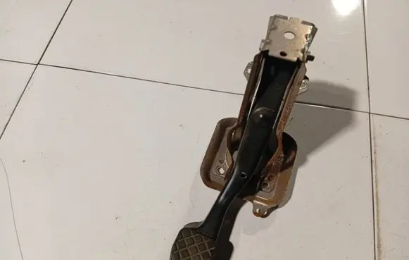 Volkswagen PASSAT B6 Brake pedal 1K1721057AL