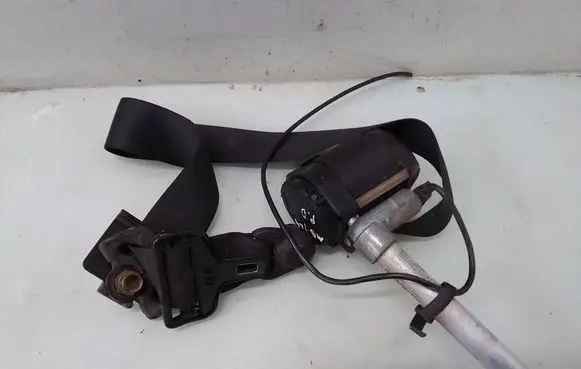 Mercedes-Benz E W124 Front seatbelt 16398