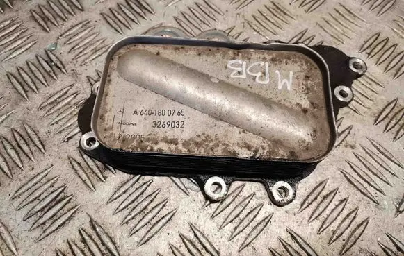 Engine oil radiator